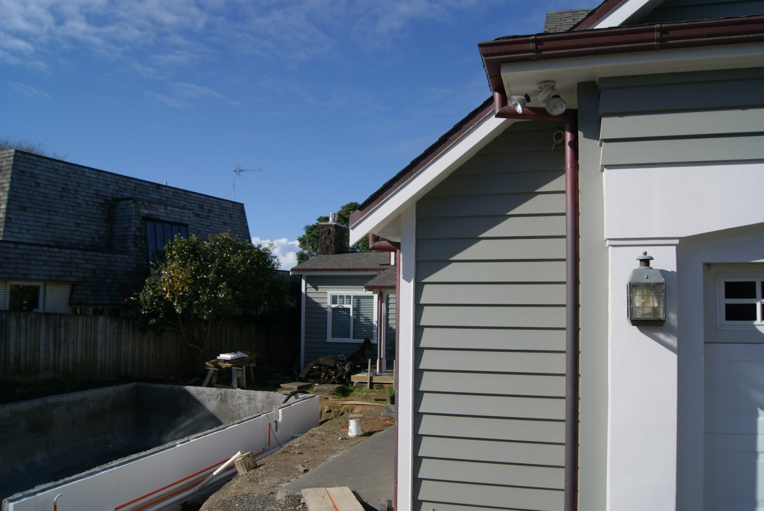 Front garage and pool area